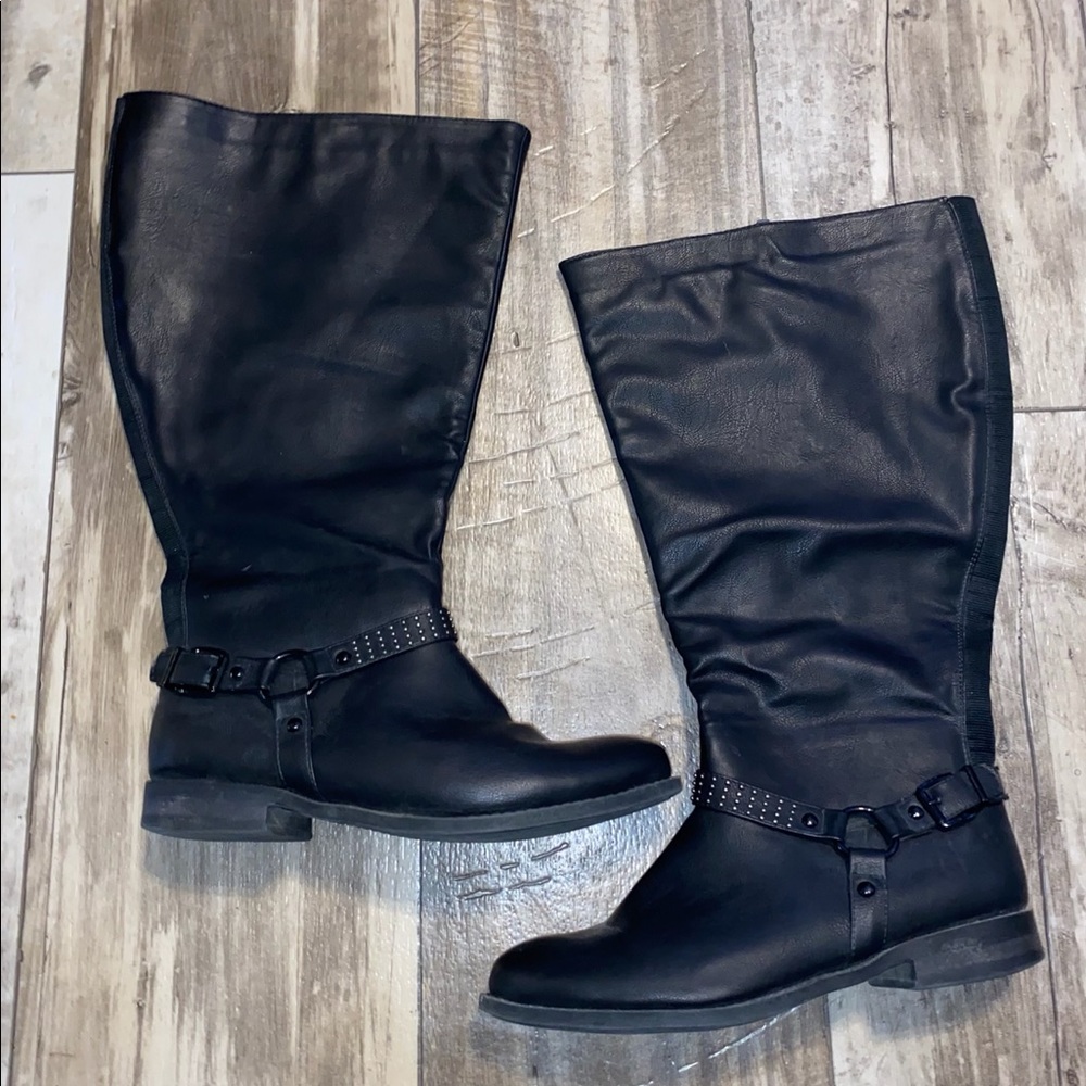 Women’s 12WW boots. Avenue brand Style Odessa